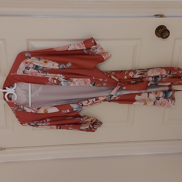 Davids Bridal Floral Robe - Picture 2 of 7